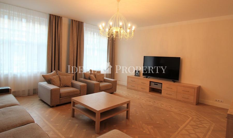 Modern, spacious apartment with all amenities in the center of Riga.