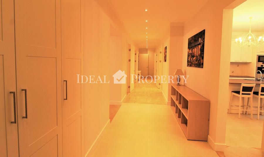 Modern, spacious apartment with all amenities in the center of Riga.