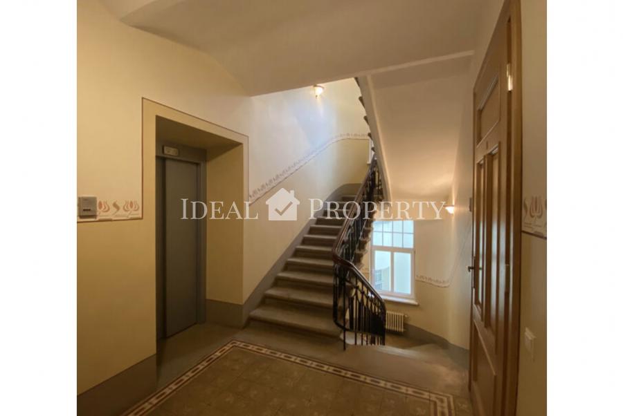  A well designed apartment in the quiet area of the city centre for long term rent..