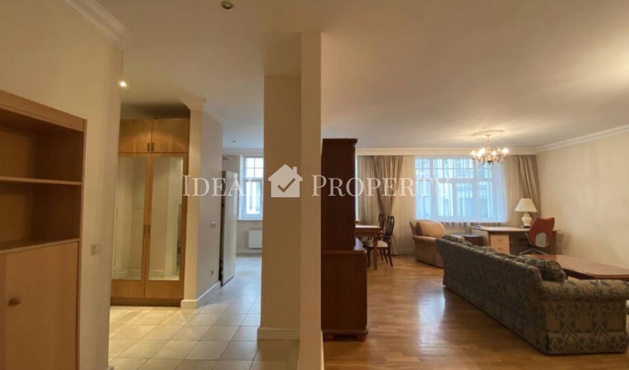  A well designed apartment in the quiet area of the city centre for long term rent..