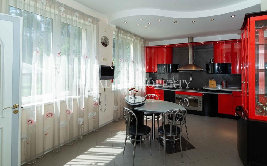 For Sale a three-storey house in Priedkalne . 