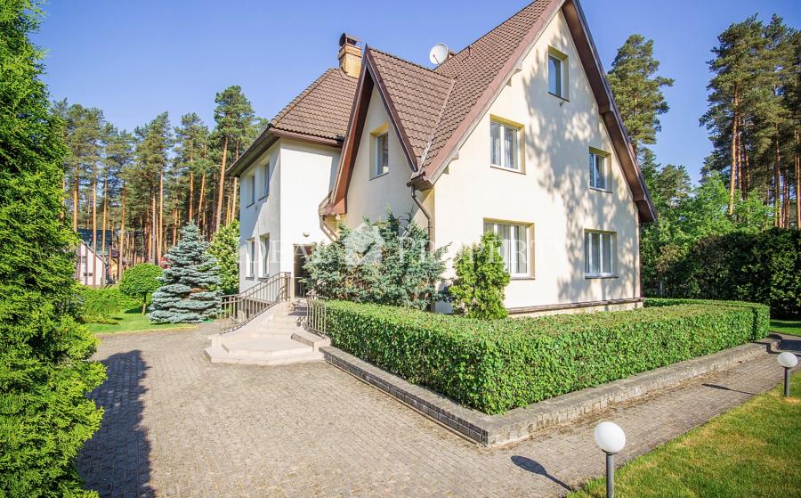 For Sale a three-storey house in Priedkalne . 