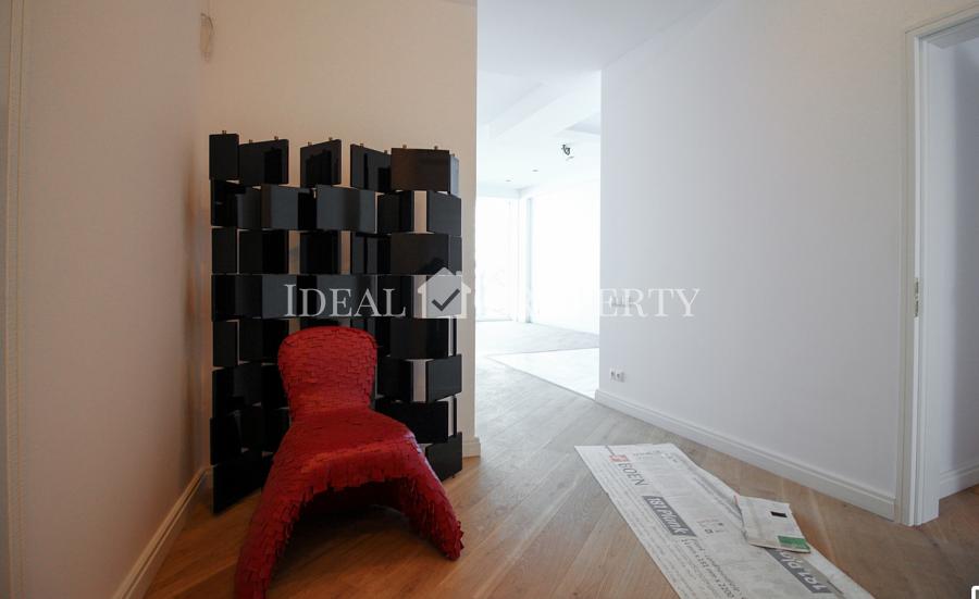 We offer for rent 3-rooms apartment in a new project at Stabu street.