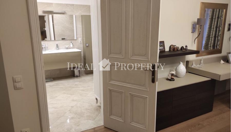 На длительный срок сдаю дом в престижном районе Риги Биерини. 