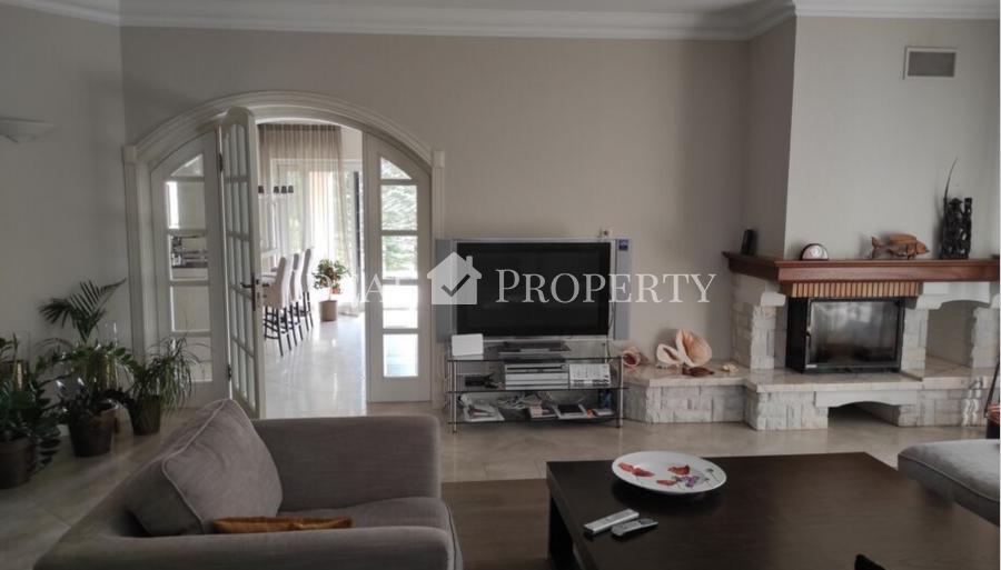 На длительный срок сдаю дом в престижном районе Риги Биерини. 