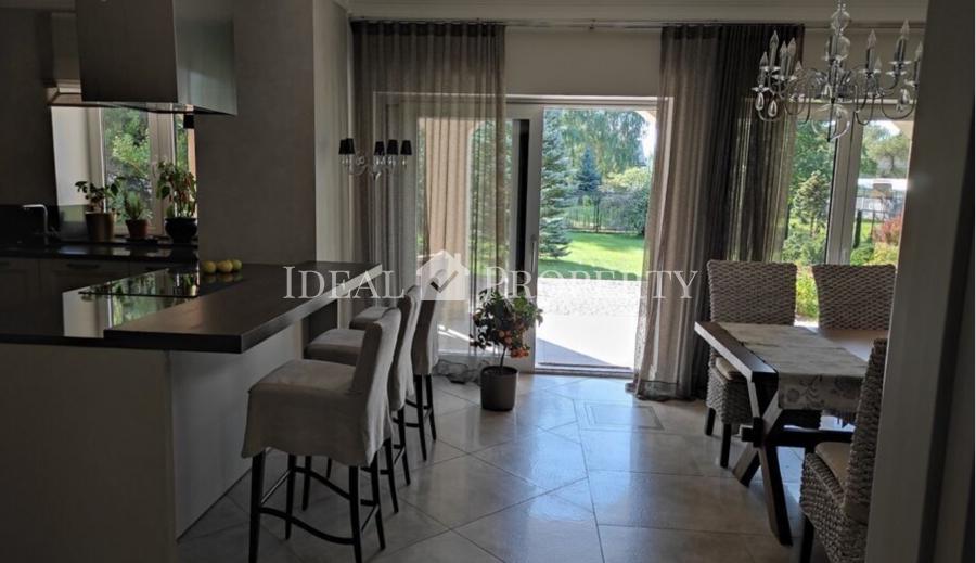 На длительный срок сдаю дом в престижном районе Риги Биерини. 