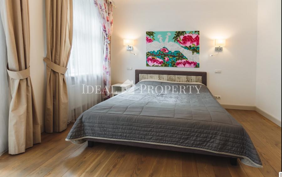 Exclusive apartment in the center of  Riga, at Skolas Street, near the Esplanade Park.