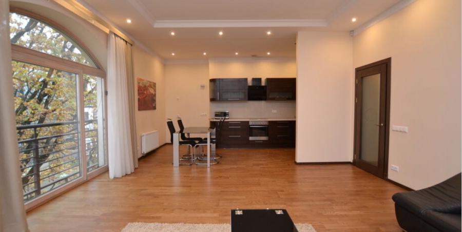 For rent luxury apartment in Riga centre, with car parking. 