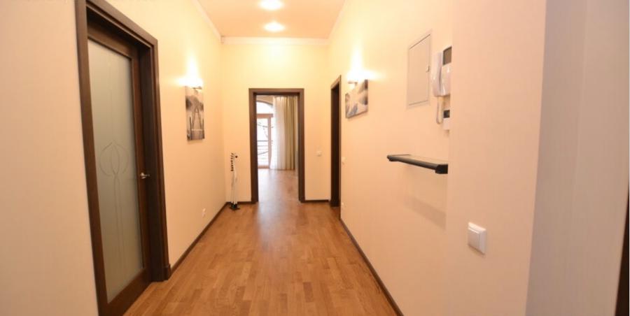 For rent luxury apartment in Riga centre, with car parking. 