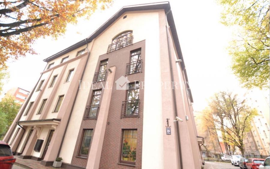 For rent luxury apartment in Riga centre, with car parking. 