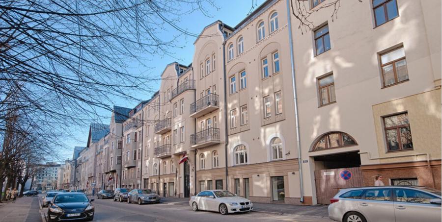 We offer apartment in the prestigious embassy district of the Latvian capital.