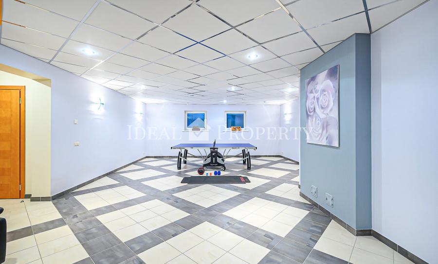 House in an elite area, surrounded by pine forest near the lake. House in an elite area, surrounded by pine forest near the lake.