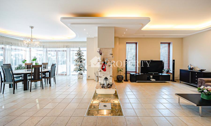 House in an elite area, surrounded by pine forest near the lake. House in an elite area, surrounded by pine forest near the lake.