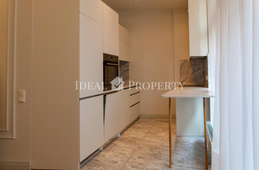 We offer for rent/sale  2-room apartment in a new project at Stabu street.