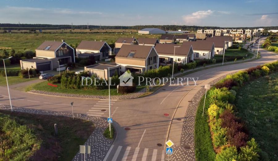 Предлагаем на продажу новый дом в поселке Салиена.