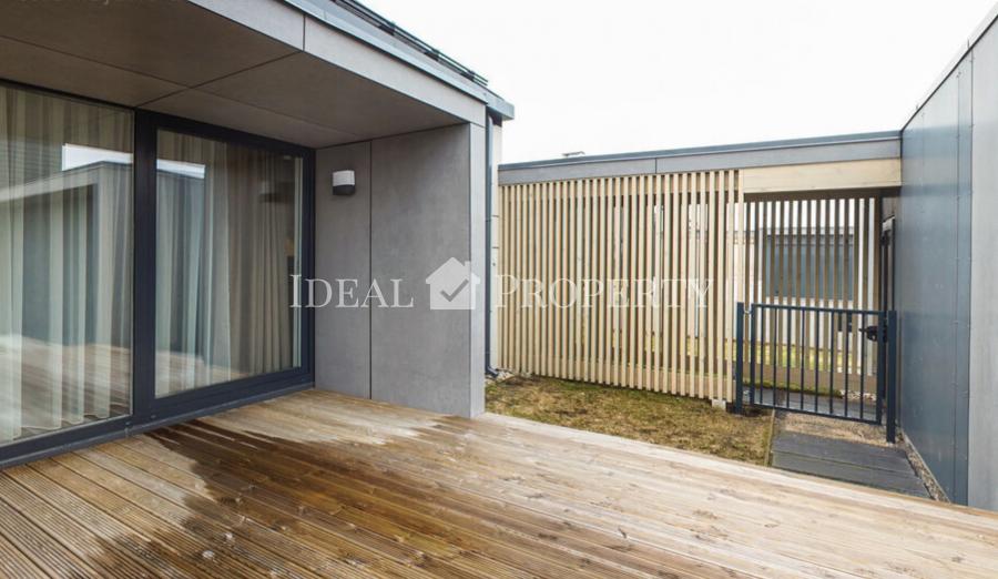 Предлагаем на продажу новый дом в поселке Салиена.