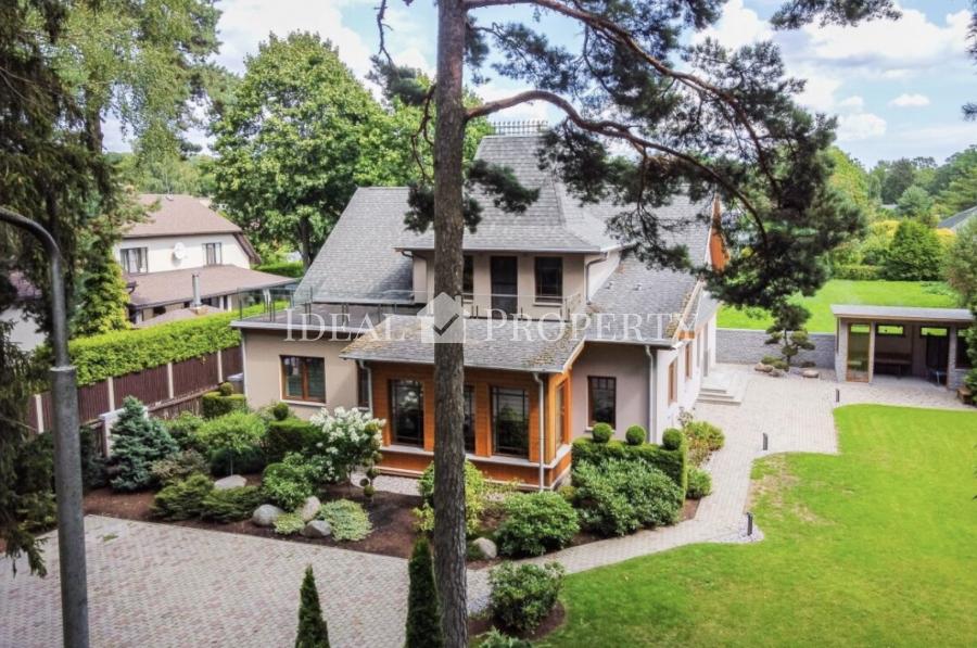 For sale is a private house on the sea side in a quiet part of Jurmala.