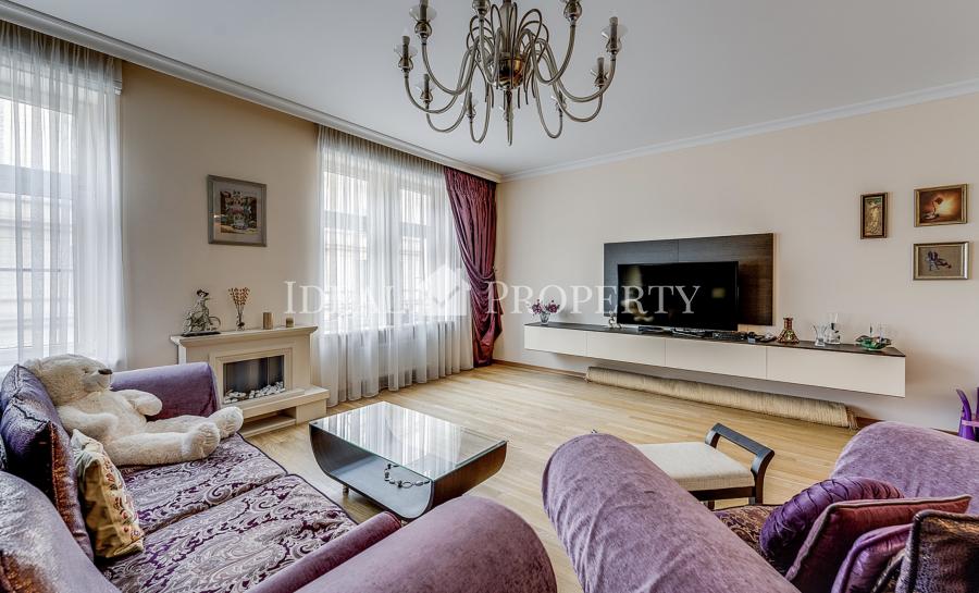 We offer for sale an elegant apartment in the city center, at Blaumana street.