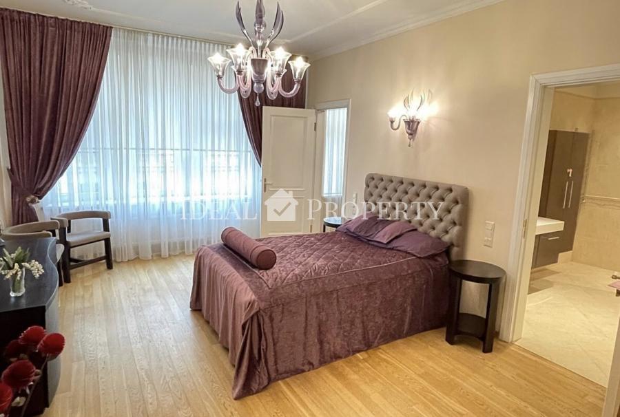 We offer for sale an elegant apartment in the city center, at Blaumana street.