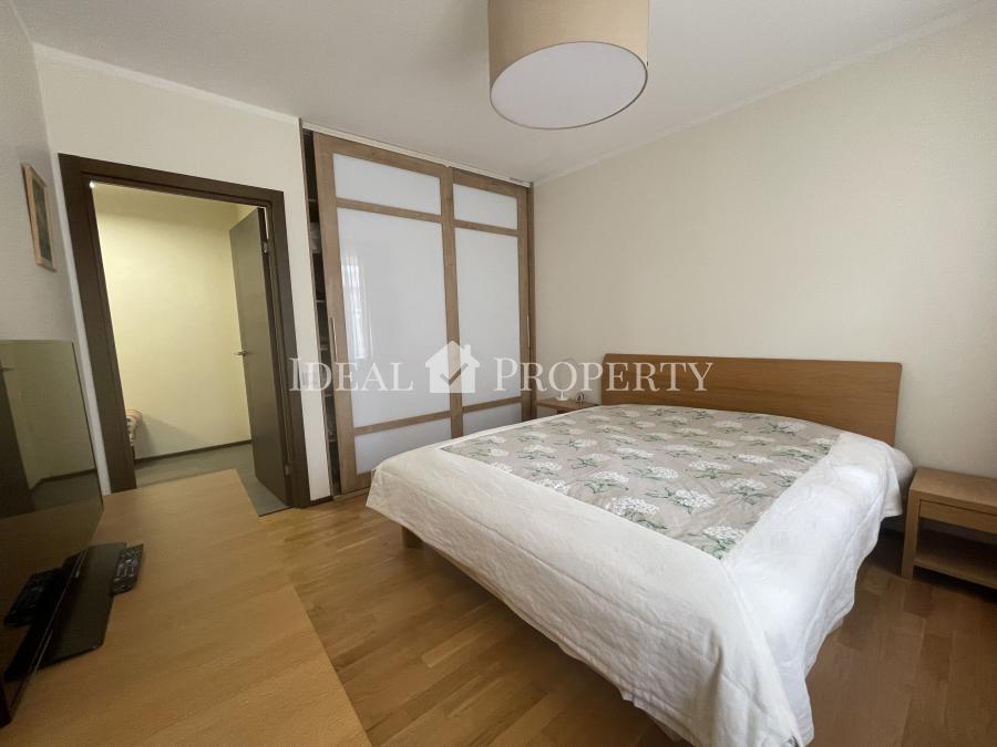 For long-term rent or for sale we offer a three-room apartment in the city center on the Terbatas str. 