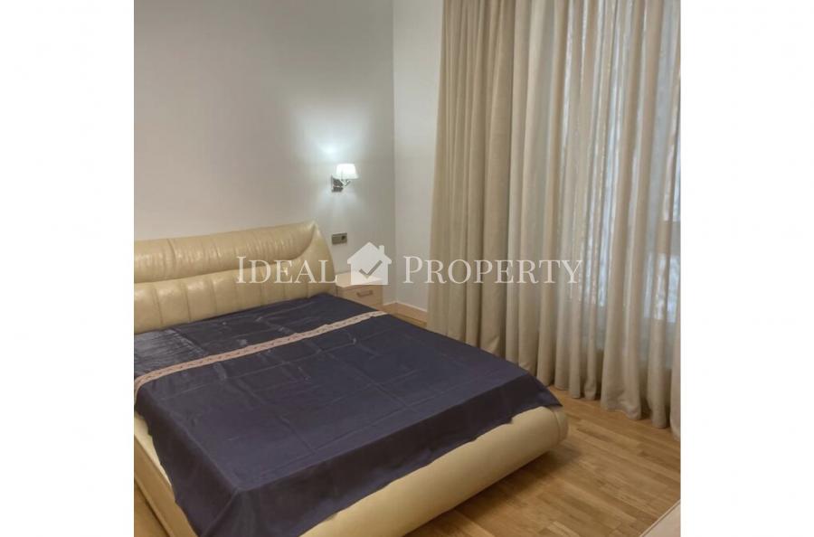 For sale 2-bedroom apartment  is situated in the cozy quiet part of Quite Center.