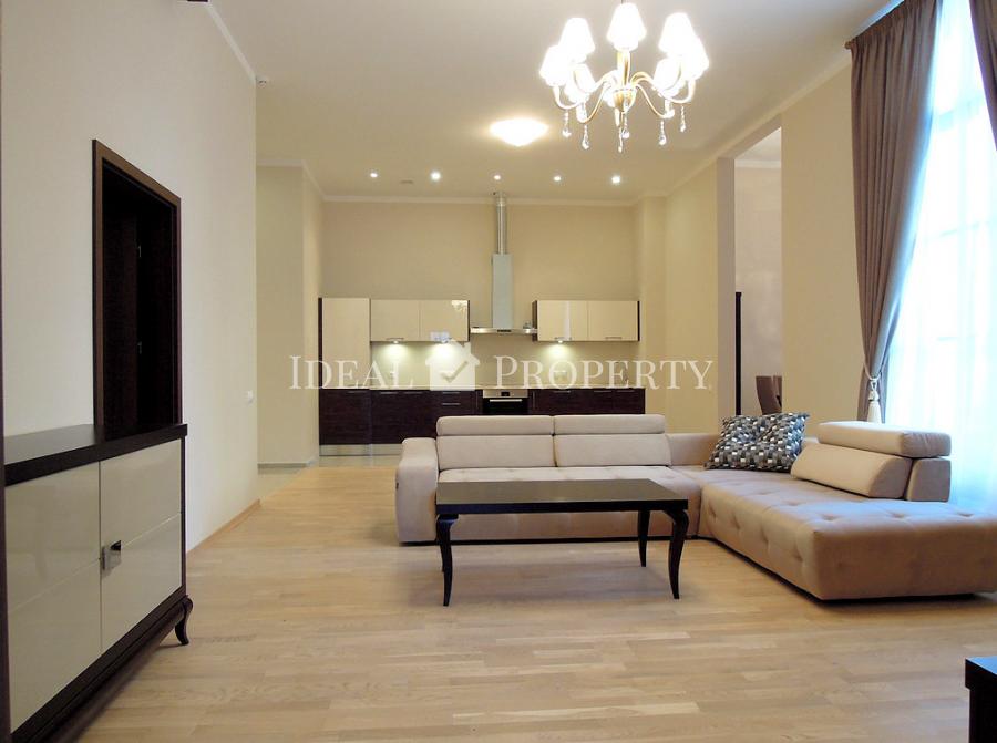 Wonderfull 3 bedroom apartment for rent, with underground parking at Eksporta street.