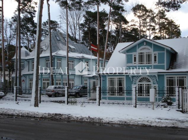 Viesnīca atrodas 100 metru attālumā no pludmales