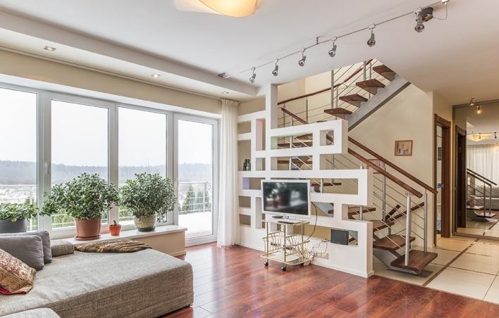 Mēs piedāvājam iznomāt trīsstāvu māju Mēs piedāvājam iznomāt trīsstāvu māju