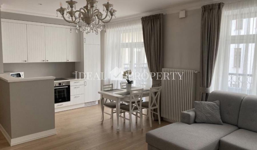 We offer for rent a beautiful apartment in the prestigious embassy district of the Latvian capital.