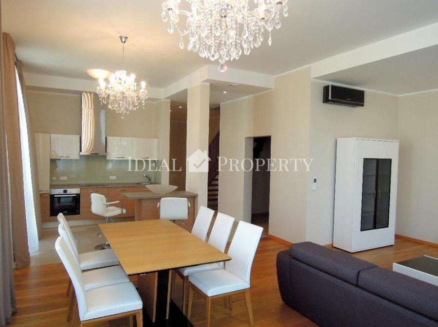 Luxury house  with 8 apartments for sale and rent, underground parking,