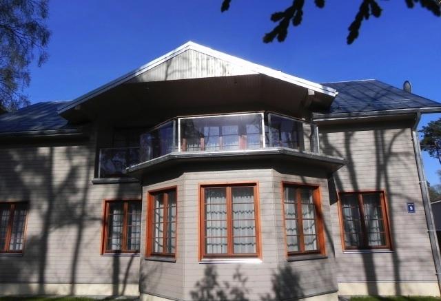 Просторный, полностью реставрированный частный дом в Юрмале. Просторный, полностью реставрированный частный дом в Юрмале.