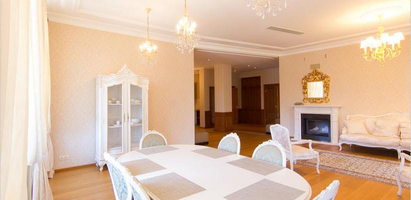 For rent we offer an exclusive 2 bedroom apartment in the heart of Old Town in Riga