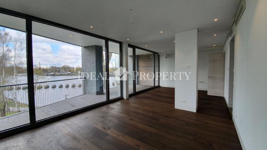 For sale a spacious apartment in a new project in the city center.