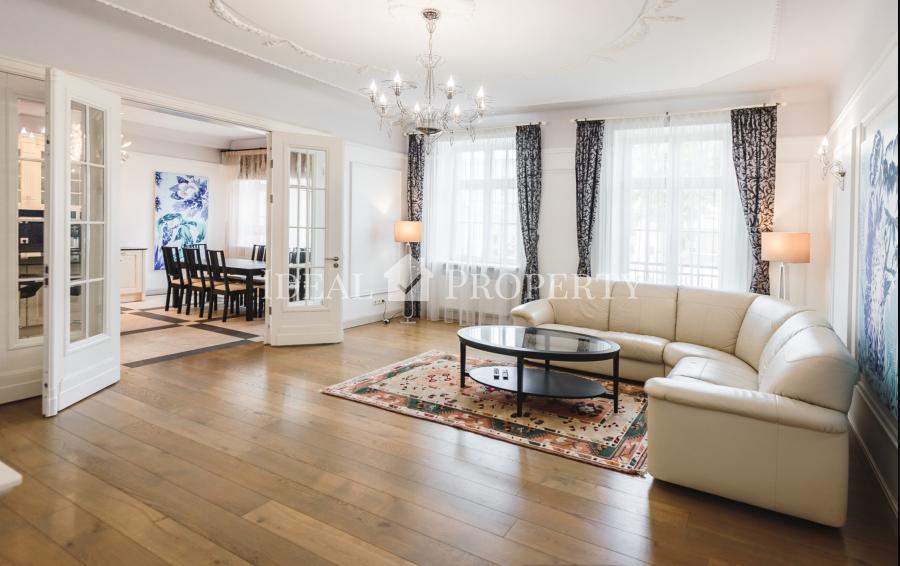 Exclusive apartment in the center of  Riga, at Skolas Street, near the Esplanade Park.