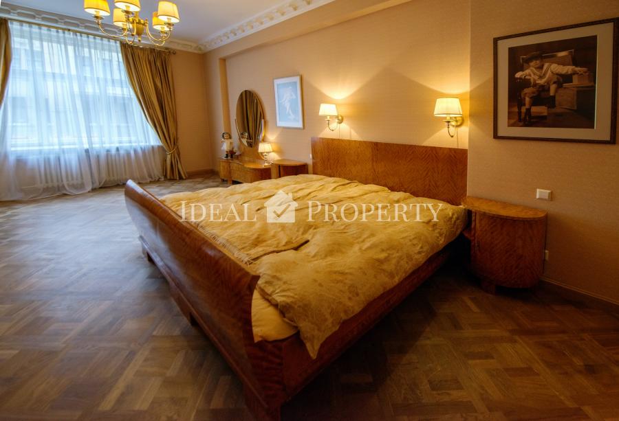 For sale well-designed six-room apartment in the center of Riga.