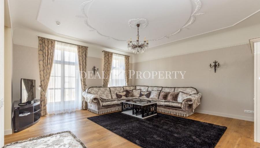 Bright, cozy apartment in a renovated, modern art nouveau house in the heart of Riga.