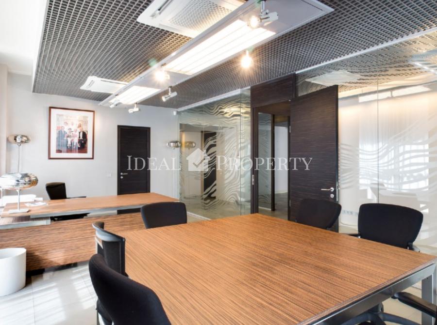 Office - a commercial premise on the second floor in a prestigious area in the center of Riga.