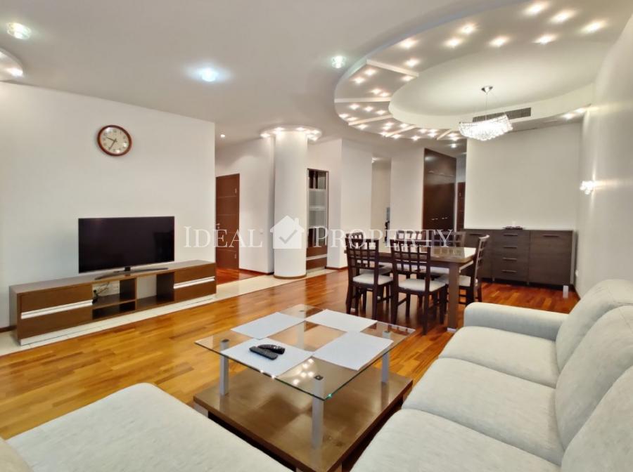 Long-term rent for offer a wonderful apartment located in the prestigious 