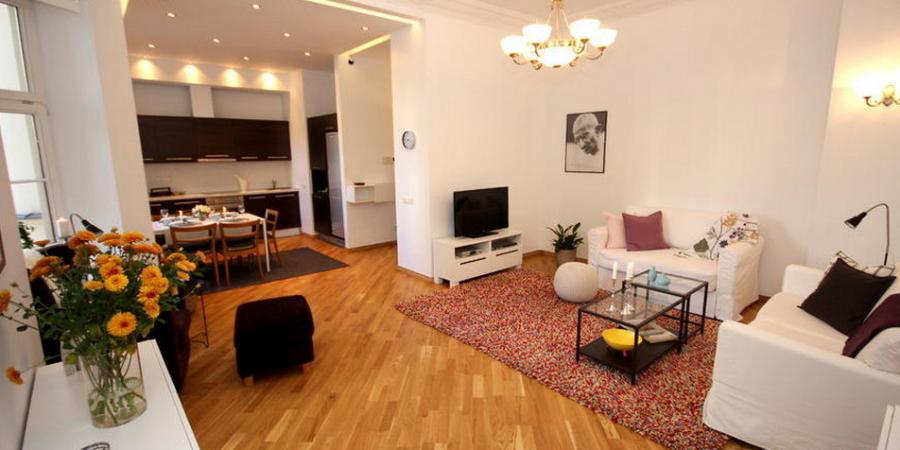 For rent renovated and modern 3 rooms  apartment in a wonderful complex in Embassy area.