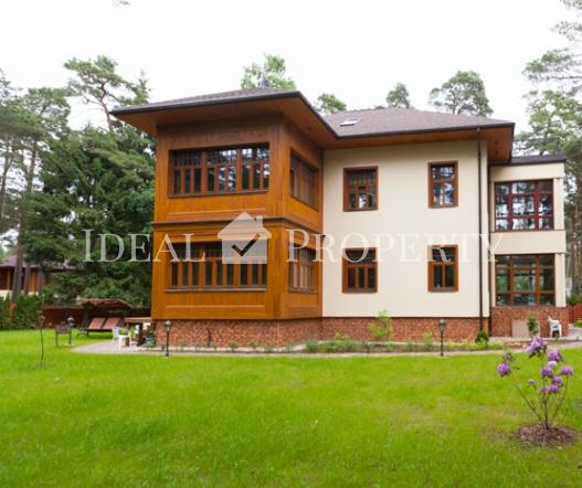 Exclusive three-storey house in Lielupe.