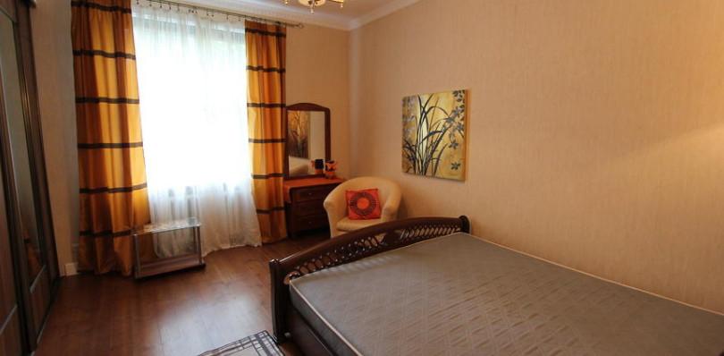 An apartment in the center of Riga is offered for long-term rent.