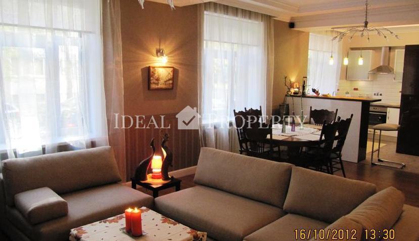 An apartment in the center of Riga is offered for long-term rent.