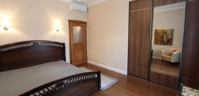 An apartment in the center of Riga is offered for long-term rent.