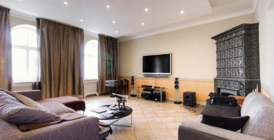 Sell ​​high-end large apartment in the center of Riga.