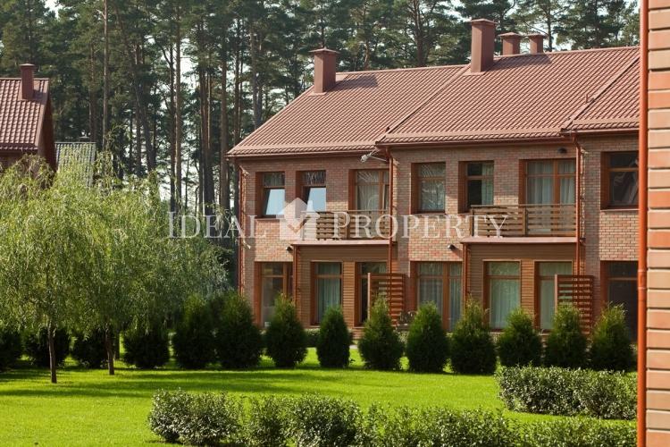 На продажу и аренду квартира в рядном доме.