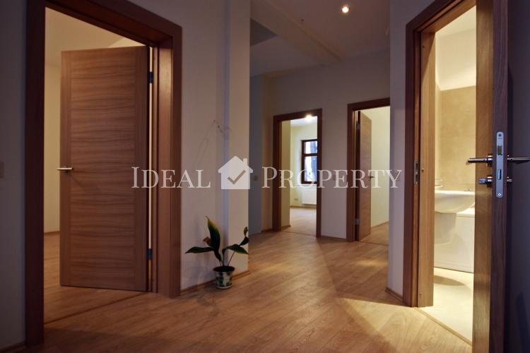 На продажу и аренду квартира в рядном доме.