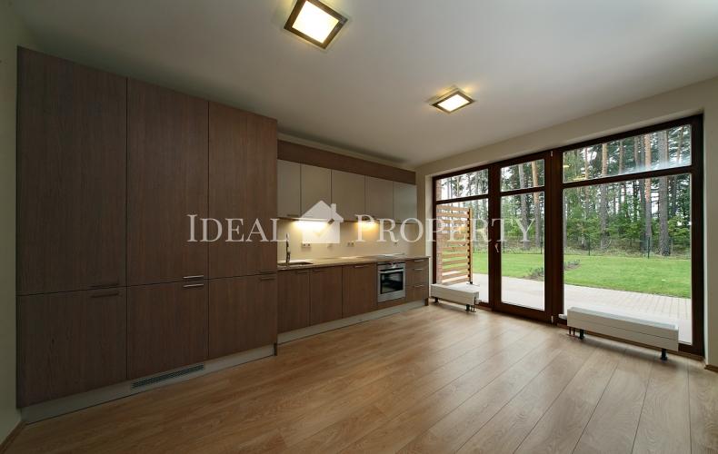 На продажу и аренду квартира в рядном доме.