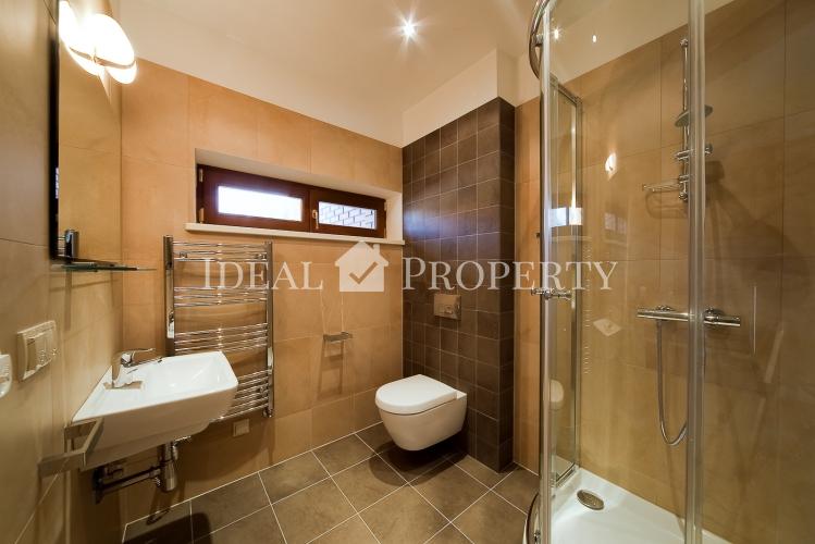 На продажу и аренду квартира в рядном доме.