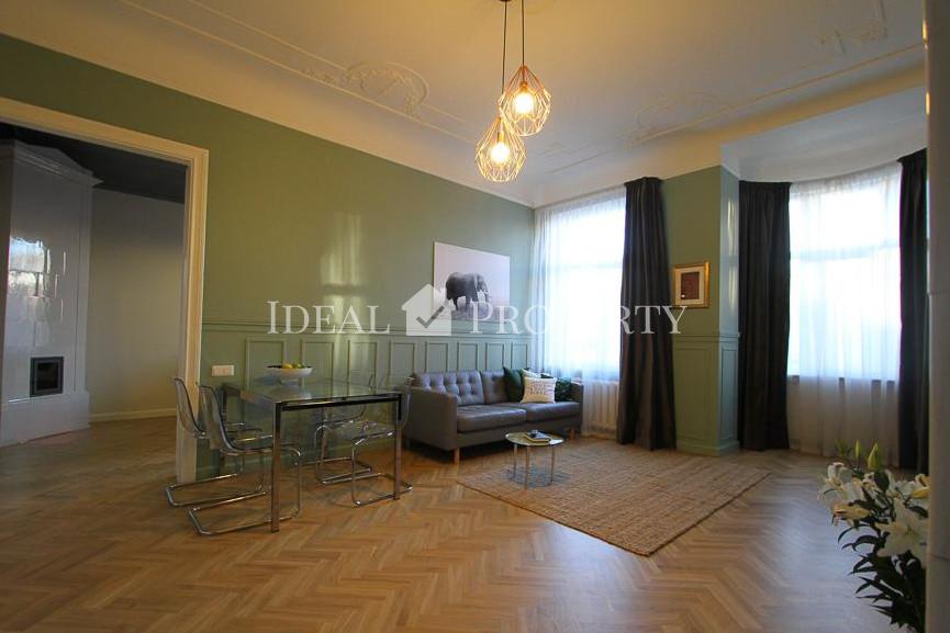 Fresh and modern two-bedroom apartment in the city centre. 