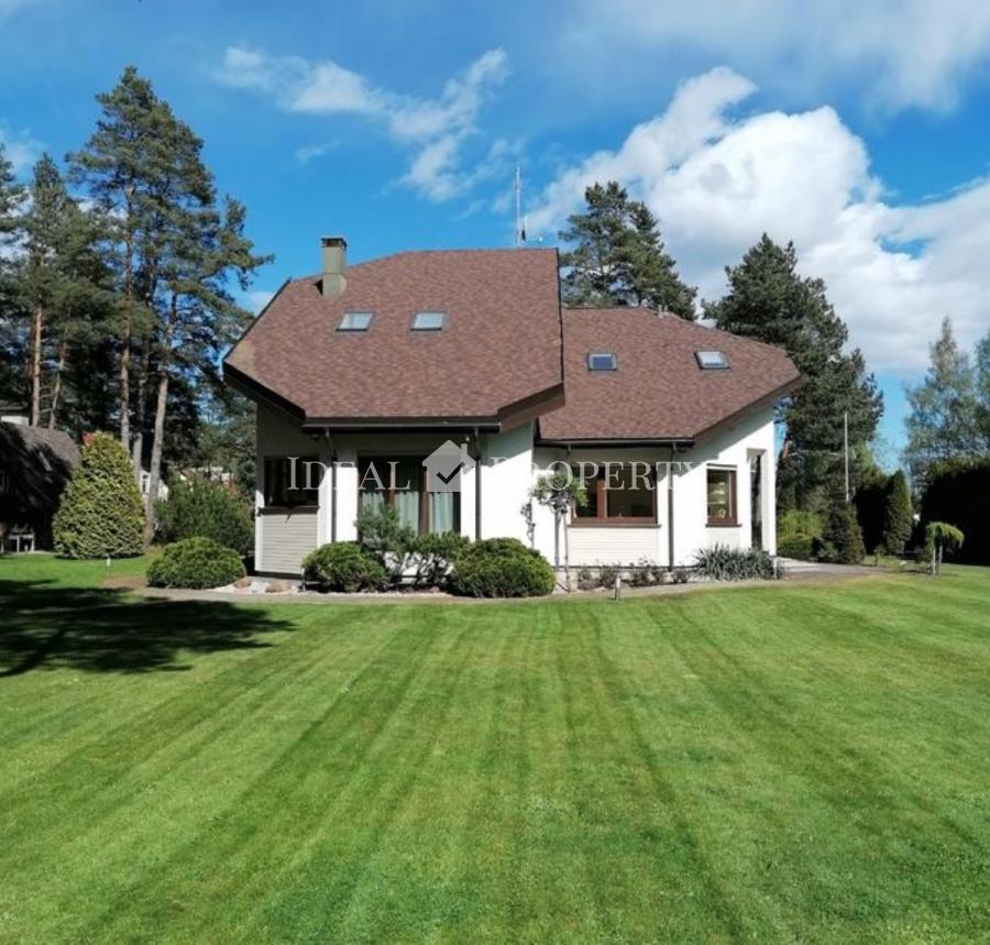 Long-term house for rent, located in a quiet part of Jurmala, Dubulti, near the river.